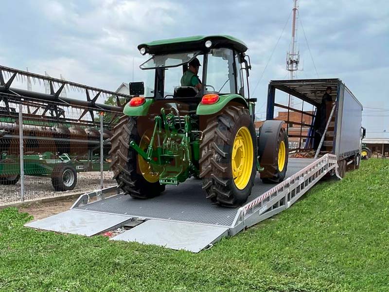 Mobile Ramp for Tractor