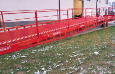 Mobile loading ramp with telescopic legs AUSBAU