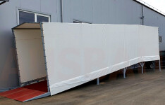 loading ramp with tent