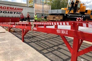 Rampe pour chargement camion stationnaire avec plate-forme horizontale AUSBAU-STB
