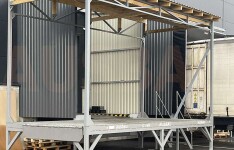 Loading platform for a warehouse Loading platform for a warehouse