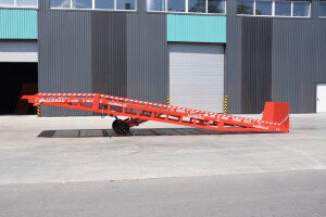 mobile loading ramp