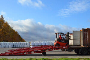 mobile ramps for containers