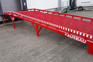 Fixed ramp for forklift