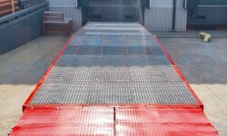 Universal mobile ramp for vans and LCV