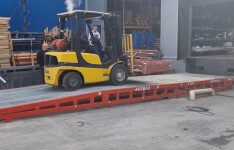 Universal mobile ramp for vans & LCV