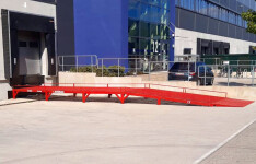 Ramp for vans