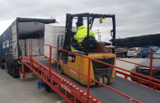 loading ramps for container unloading