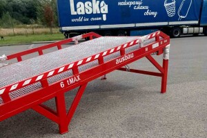 la-rampa-di-carico-da-piazzale-ausbau-st