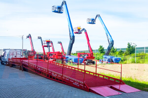 mobile ramp with telescopic legs adjustable in height AUSBAU