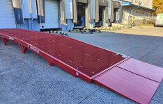 Stationary loading ramp for vans