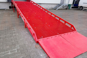 Stationäre laderampe mit horizontale Plattform AUSBAU-STB