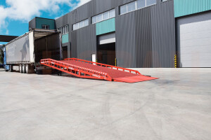 mobile ramp for trucks