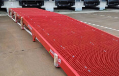 Loading ramp for trucks