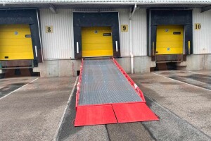 stationary yard loading ramp