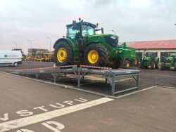 Ramp for large-sized machinery for a Czech agricultural company