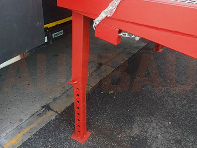 1. OPT-2SL – safety legs adjustable in height, installed on ramp.
